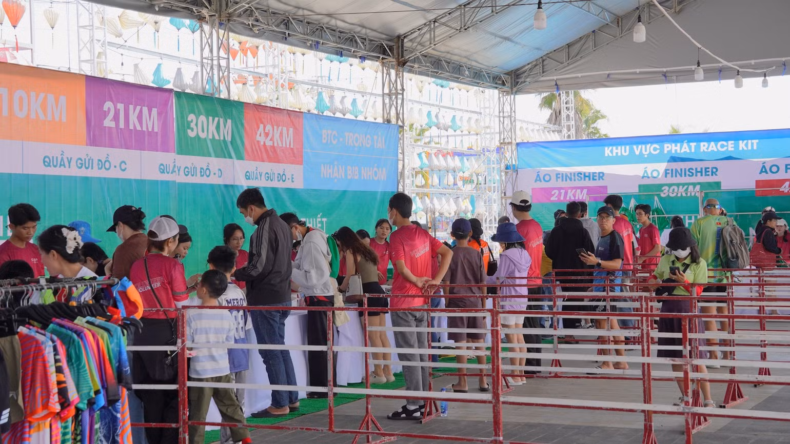 Hơn 3.000 vận động tham dự giải chạy Hơn 3.000 vận động tham dự giải chạy