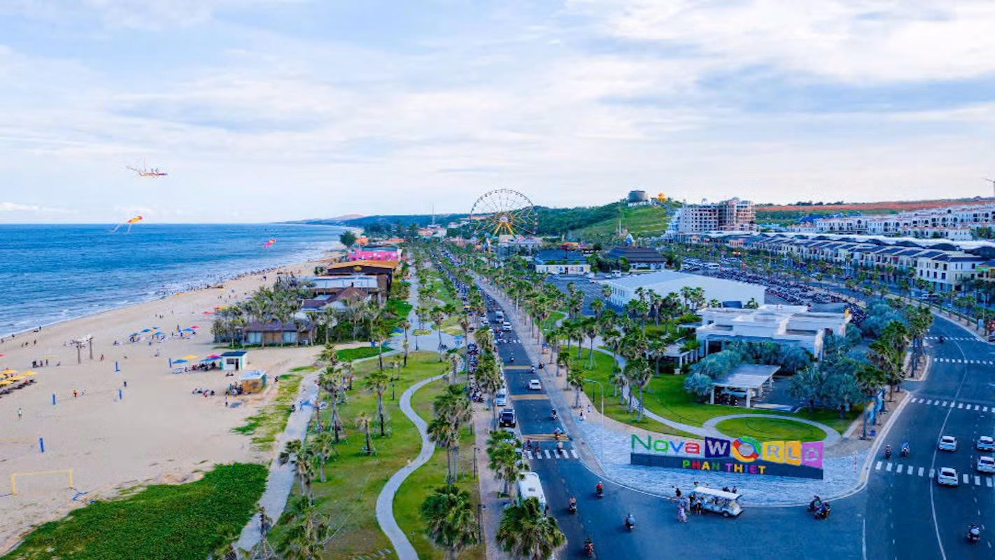 Hạ tầng giao thông góp phần phát triển kinh tế du lịch. Hạ tầng giao thông góp phần phát triển kinh tế du lịch.