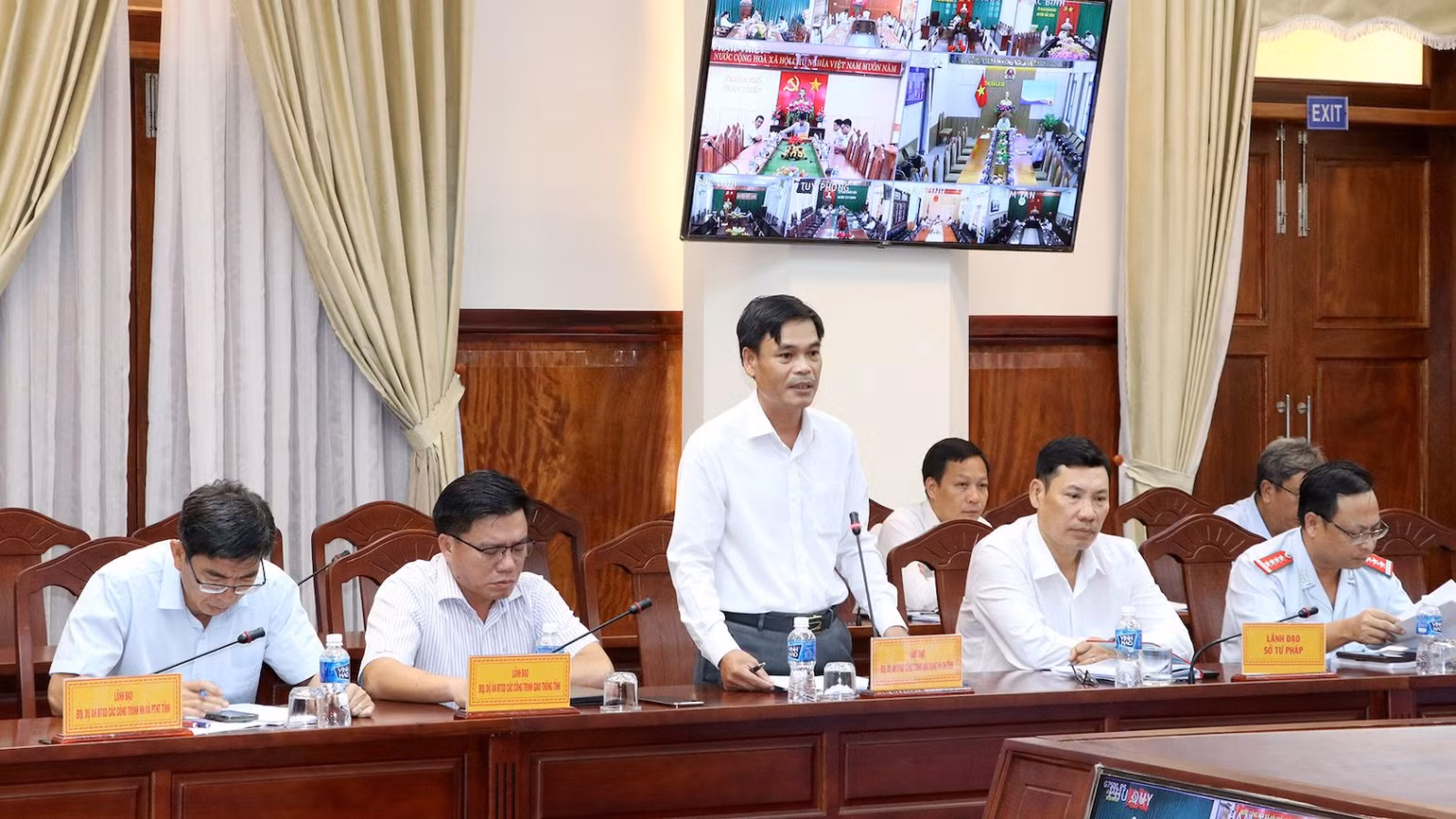 Các đơn vị báo cáo tiến độ giải ngân tại hội nghị Các đơn vị báo cáo tiến độ giải ngân tại hội nghị