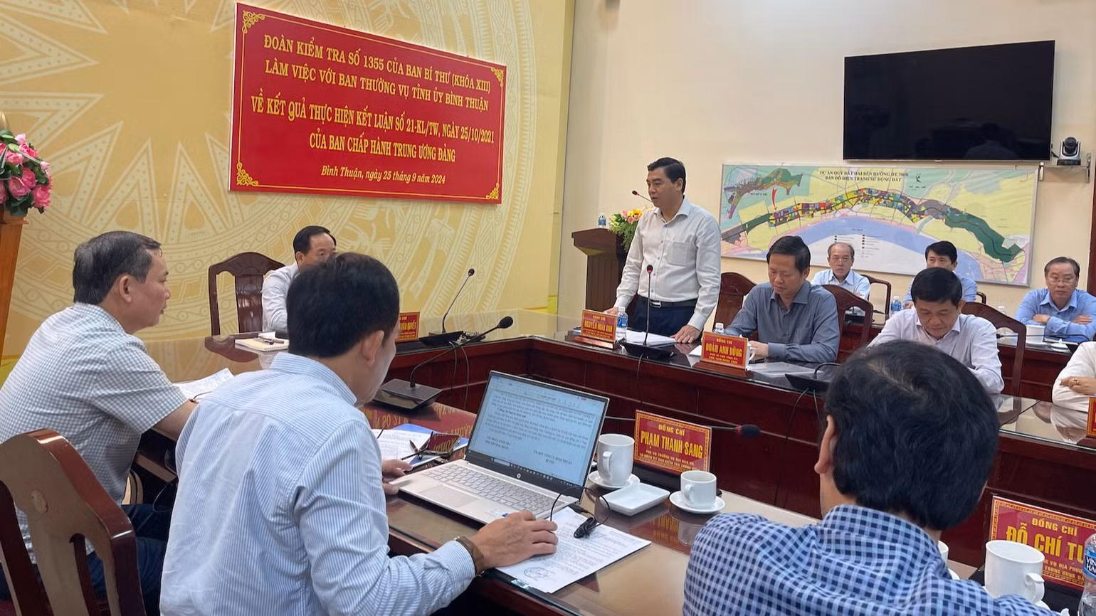 Đồng chí Nguyễn Hoài Anh, Bí thư Tỉnh ủy Bình Thuận chỉ đạo các đơn vị thực hiện nghiêm túc.