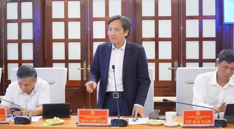 Các thành viên trong Đoàn kiểm tra cũng chỉ ra những khó khăn, tồn tại của tỉnh trong việc thực hiện các nhiệm vụ cải cách hành chính.