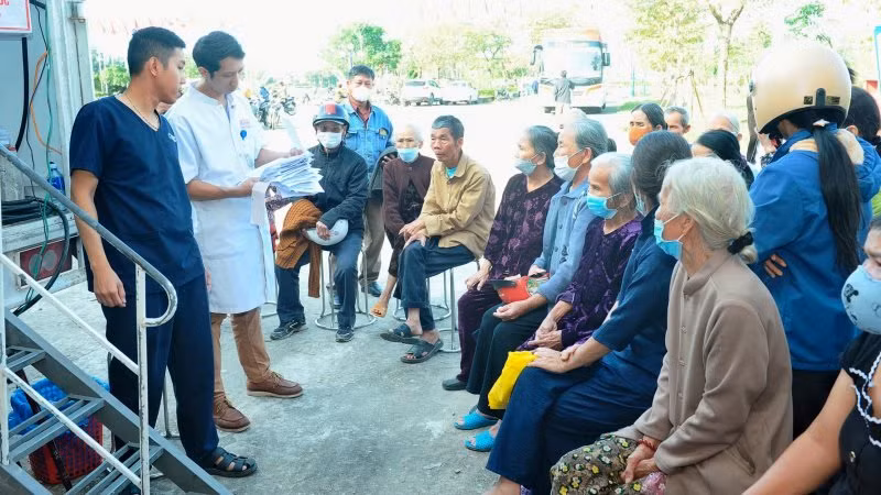 Chương trình đã thu hút được rất người dân trên địa bàn đến khám bệnh.