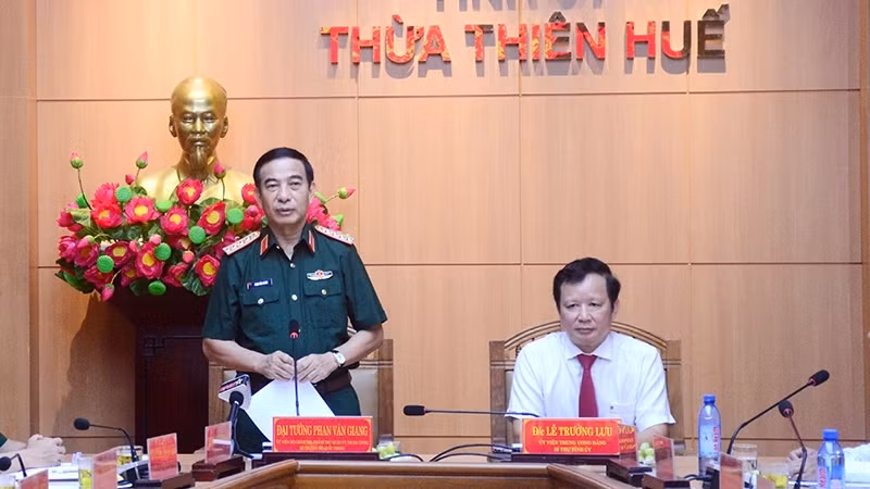 Đại tướng Phan Văn Giang phát biểu tại buổi làm việc với lãnh đạo tỉnh Thừa Thiên Huế.