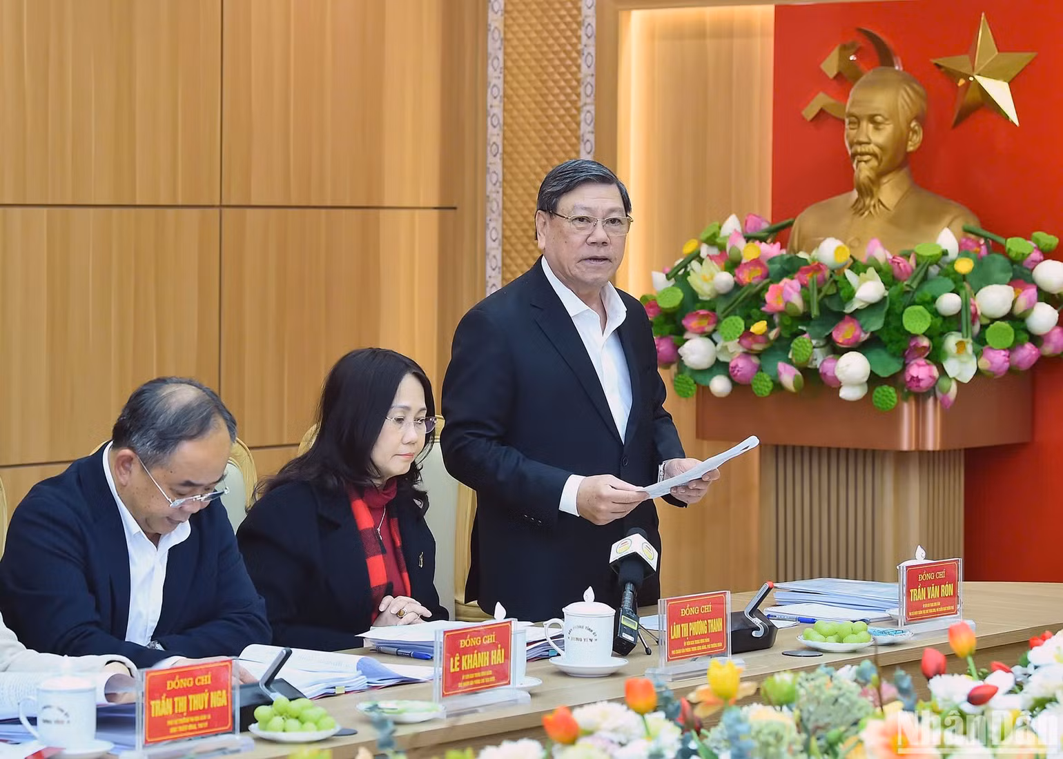 Phó Chủ nhiệm Thường trực Ủy ban Kiểm tra Trung ương Trần Văn Rón công bố quyết định, kế hoạch kiểm tra. Phó Chủ nhiệm Thường trực Ủy ban Kiểm tra Trung ương Trần Văn Rón công bố quyết định, kế hoạch kiểm tra.
