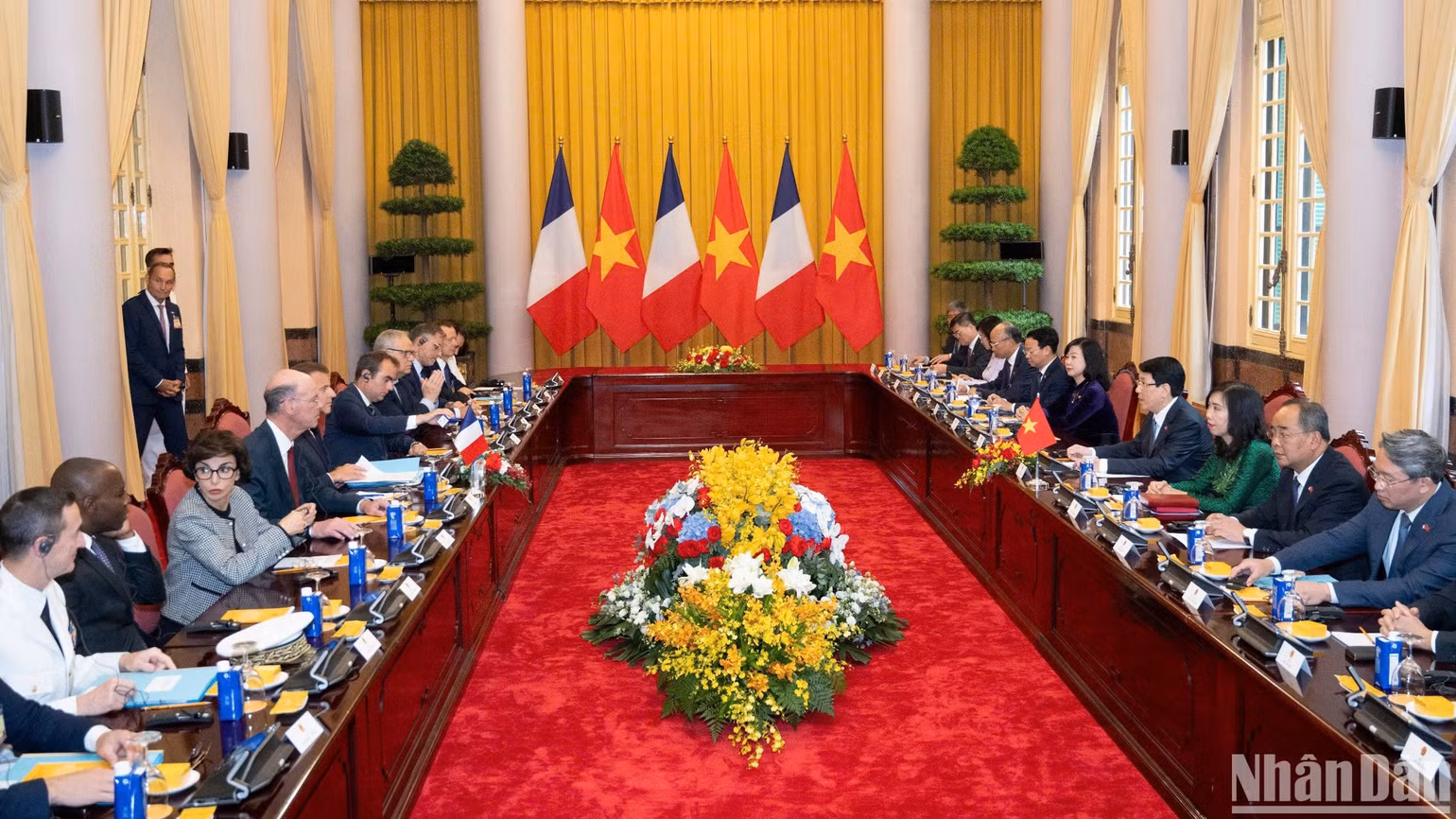 Toàn cảnh hội đàm.