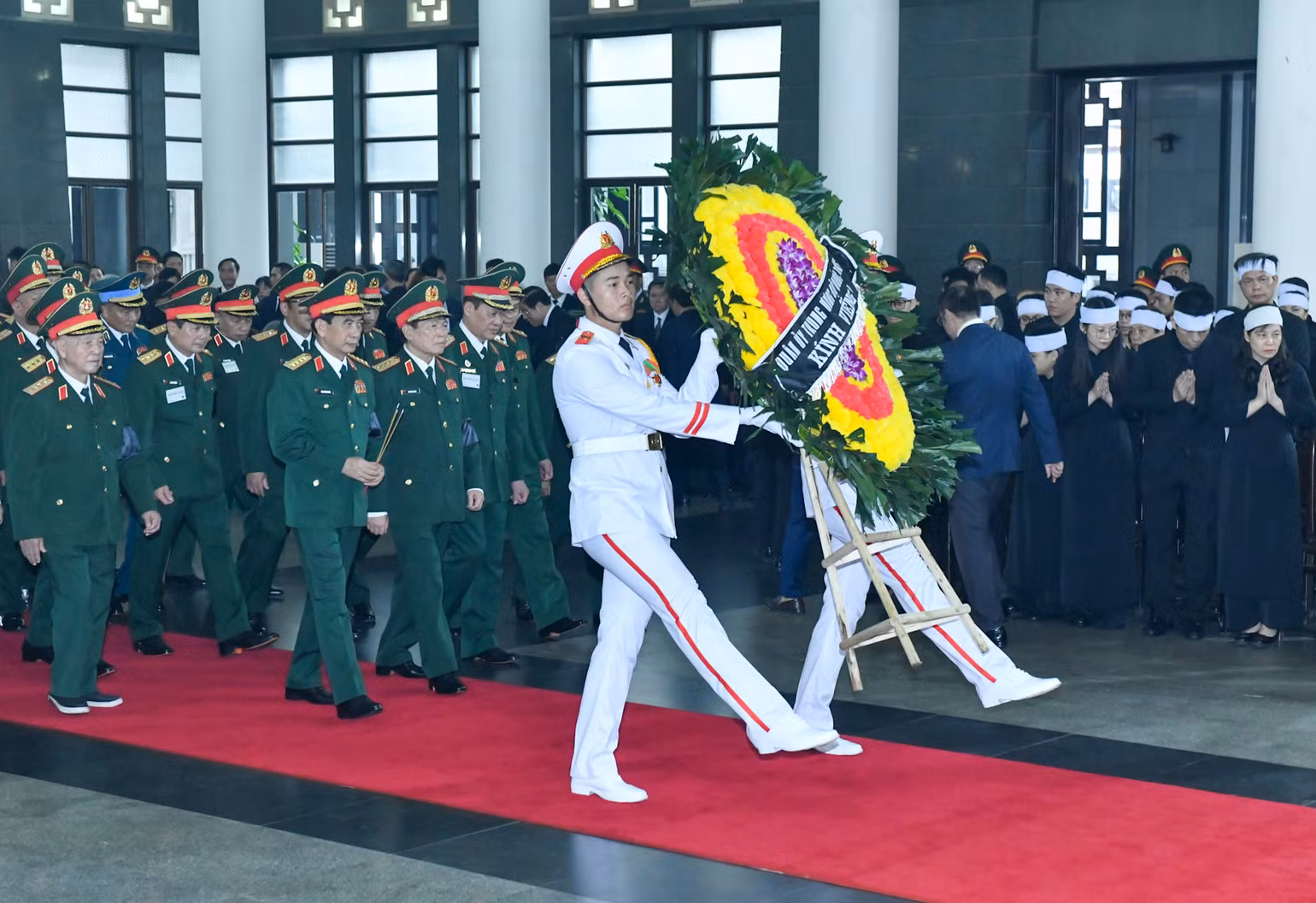 Toàn cảnh Lễ viếng Tổng Bí thư Nguyễn Phú Trọng: Trang nghiêm và xúc động ảnh 105 Toàn cảnh Lễ viếng Tổng Bí thư Nguyễn Phú Trọng: Trang nghiêm và xúc động ảnh 105