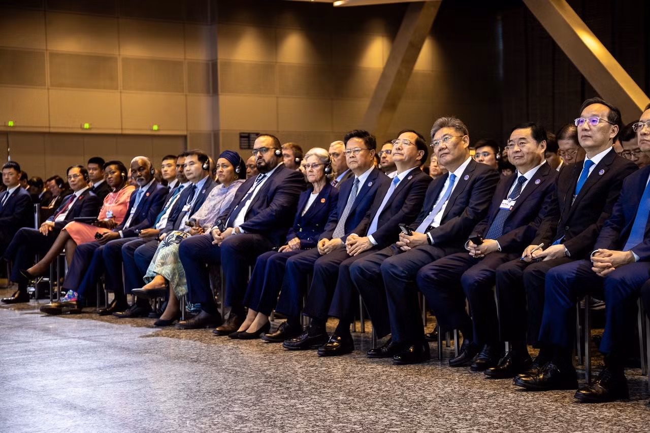 [Ảnh] Thủ tướng Phạm Minh Chính phát biểu khai mạc tại Phiên toàn thể Hội nghị WEF Đại Liên ảnh 7