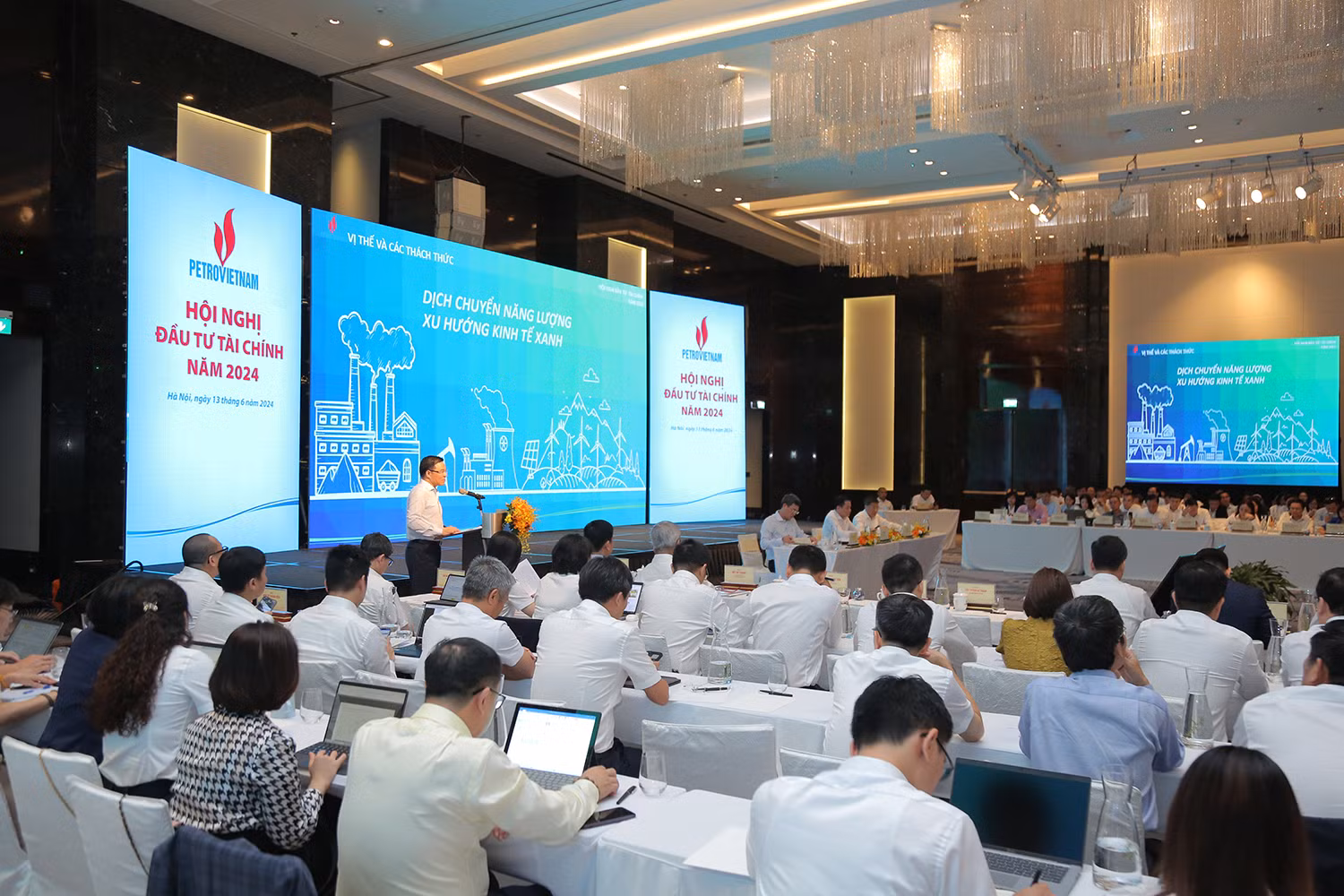 Ngày 13/6, Petrovietnam tổ chức Hội nghị Đầu tư tài chính nhằm tăng tốc triển khai các dự án đầu tư.