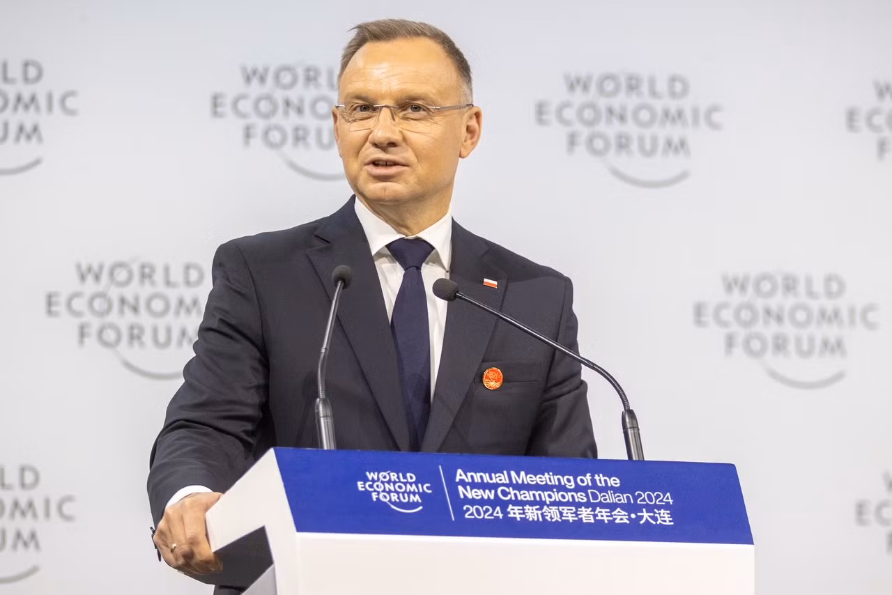 [Ảnh] Thủ tướng Phạm Minh Chính phát biểu khai mạc tại Phiên toàn thể Hội nghị WEF Đại Liên ảnh 4