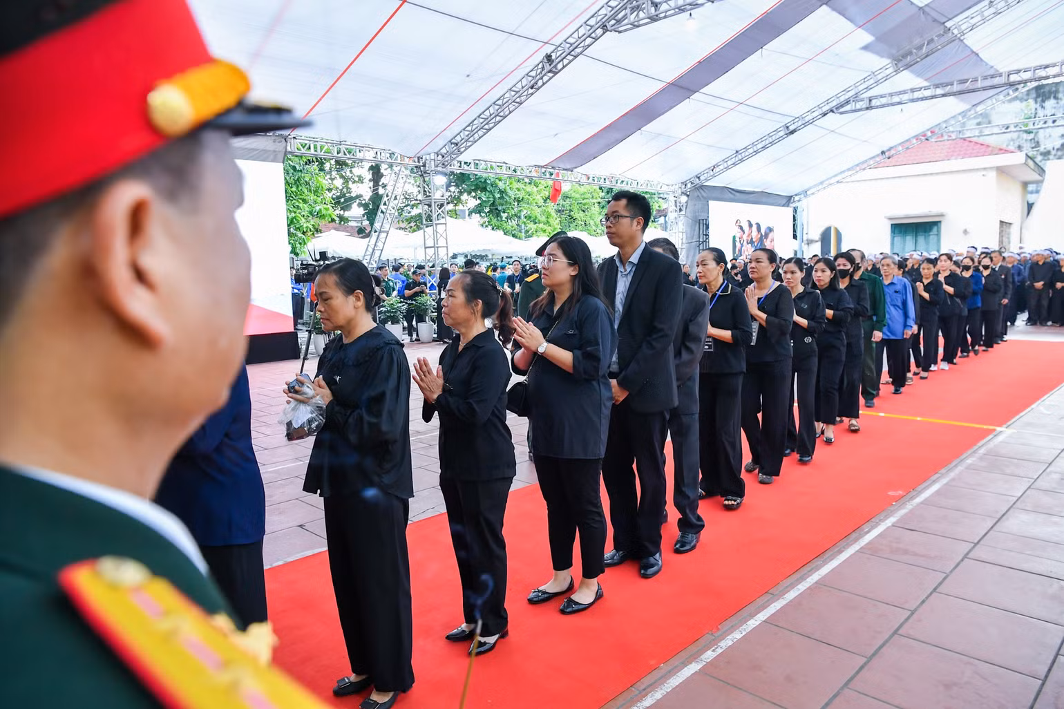 Toàn cảnh Lễ viếng Tổng Bí thư Nguyễn Phú Trọng: Trang nghiêm và xúc động ảnh 20 Toàn cảnh Lễ viếng Tổng Bí thư Nguyễn Phú Trọng: Trang nghiêm và xúc động ảnh 20