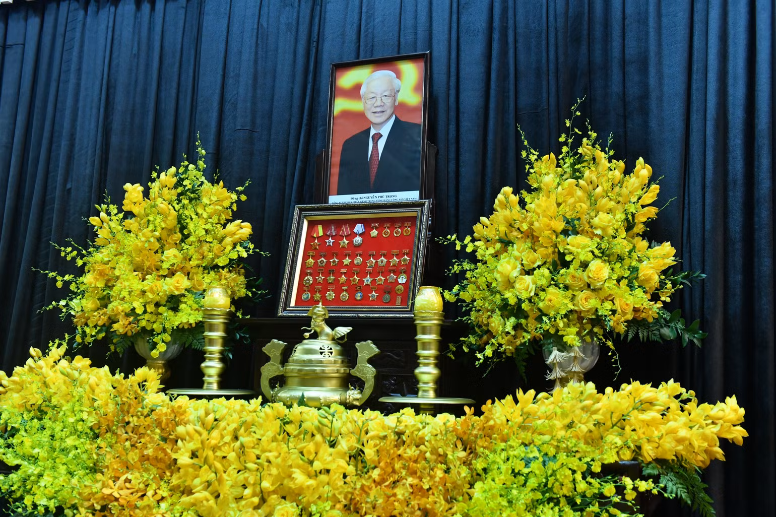 Toàn cảnh Lễ viếng Tổng Bí thư Nguyễn Phú Trọng: Trang nghiêm và xúc động ảnh 7 Toàn cảnh Lễ viếng Tổng Bí thư Nguyễn Phú Trọng: Trang nghiêm và xúc động ảnh 7