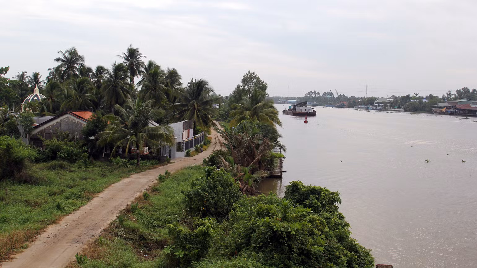 Một đoạn đê bao sông Măng đã hoàn thành, đưa vào sử dụng. Một đoạn đê bao sông Măng đã hoàn thành, đưa vào sử dụng.