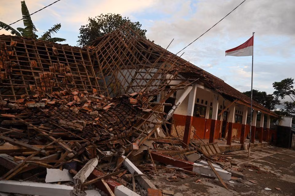 Ngôi trường tại Cianjur, tỉnh Tây Java, bị đổ sập. (Ảnh: Reuters) Ngôi trường tại Cianjur, tỉnh Tây Java, bị đổ sập. (Ảnh: Reuters)