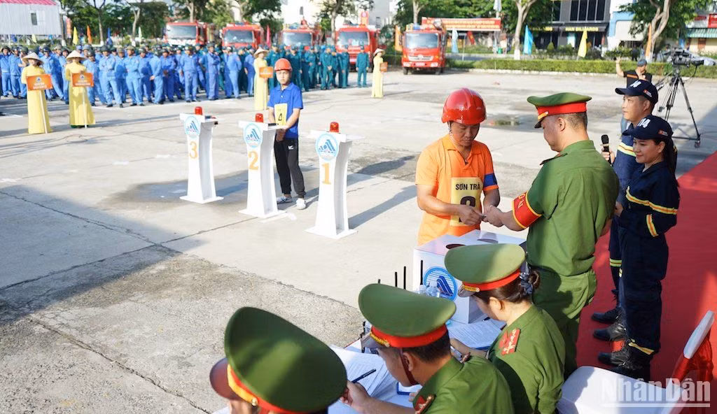 7 đội tham gia hội thi được chọn lựa từ các hội thi cấp quận, huyện.