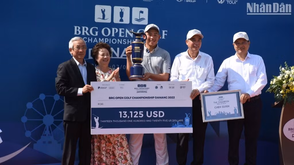 Đương kim vô địch Giải BRG Open Golf Championship Danang năm 2022 là gôn thủ Trung Quốc Chen Guxin, năm 2023 là gôn thủ Aaron Wilkin đến từ Australia. (Ảnh: ANH ĐÀO)