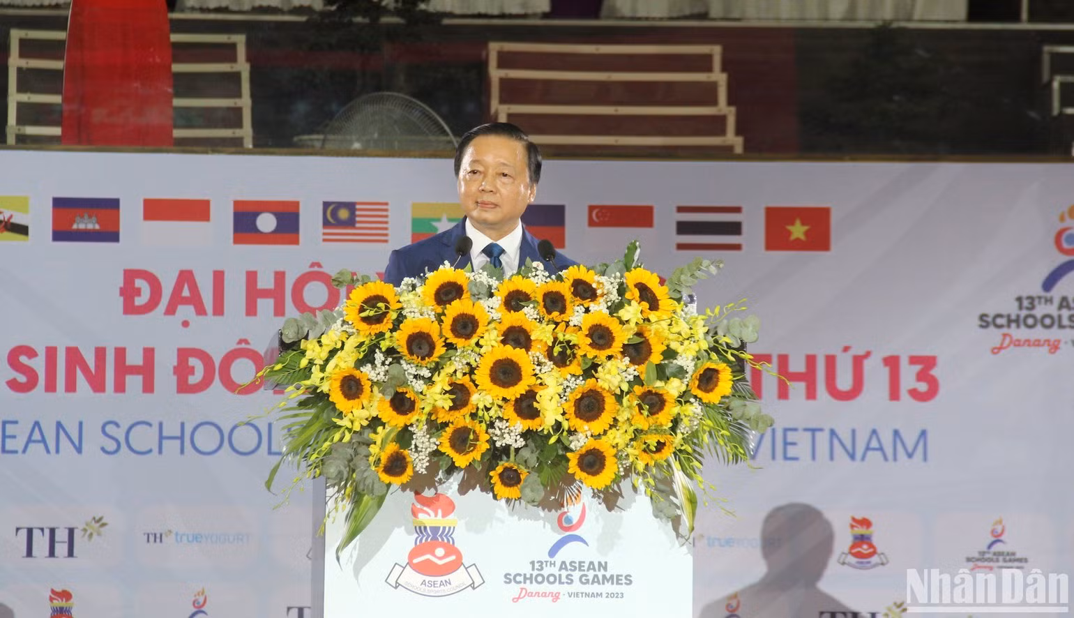 Phó Thủ tướng Trần Hồng Hà tuyên bố khai mạc Đại hội Thể thao học sinh Đông Nam Á lần thứ 13 tại Việt Nam. Phó Thủ tướng Trần Hồng Hà tuyên bố khai mạc Đại hội Thể thao học sinh Đông Nam Á lần thứ 13 tại Việt Nam.