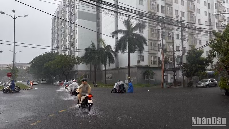 Toàn bộ trẻ mầm non, học sinh, học viên trên toàn thành phố Đà Nẵng nghỉ học chiều ngày 18/9/2024 và cả ngày 19/9/2024. (Ảnh: ANH ĐÀO) Toàn bộ trẻ mầm non, học sinh, học viên trên toàn thành phố Đà Nẵng nghỉ học chiều ngày 18/9/2024 và cả ngày 19/9/2024. (Ảnh: ANH ĐÀO)