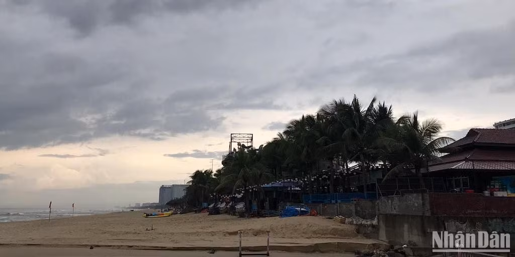 Nhiều doanh nghiệp du lịch, nghỉ dưỡng tại Đà Nẵng kiệt sức vì giá thuê đất tăng phi mã. Nhiều doanh nghiệp du lịch, nghỉ dưỡng tại Đà Nẵng kiệt sức vì giá thuê đất tăng phi mã.