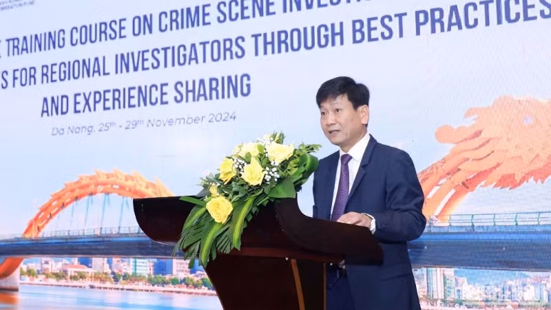 Trung tướng Đặng Xuân Hồng, Cục trưởng Cục Đối ngoại, Bộ Công an phát biểu khai mạc hội nghị. (Ảnh: ANH ĐÀO)