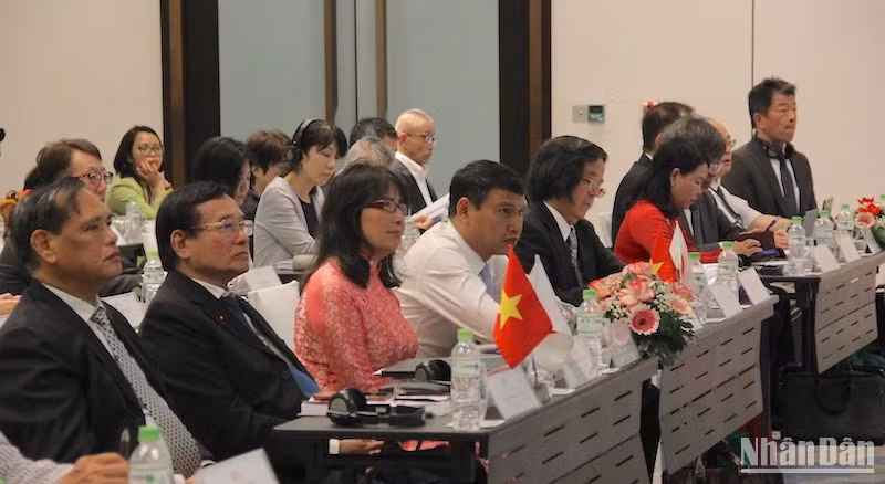 Các đại biểu tại phiên khai mạc hội thảo sáng 1/7. (ẢNH: ANH ĐÀO) Các đại biểu tại phiên khai mạc hội thảo sáng 1/7. (ẢNH: ANH ĐÀO)