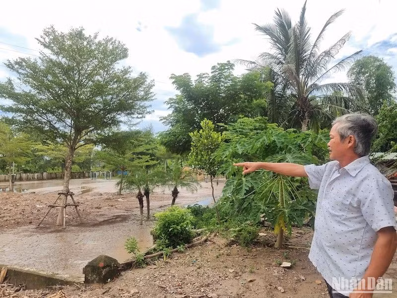 Người dân lo lắng, bất an khi mùa mưa bão tới. Người dân lo lắng, bất an khi mùa mưa bão tới.