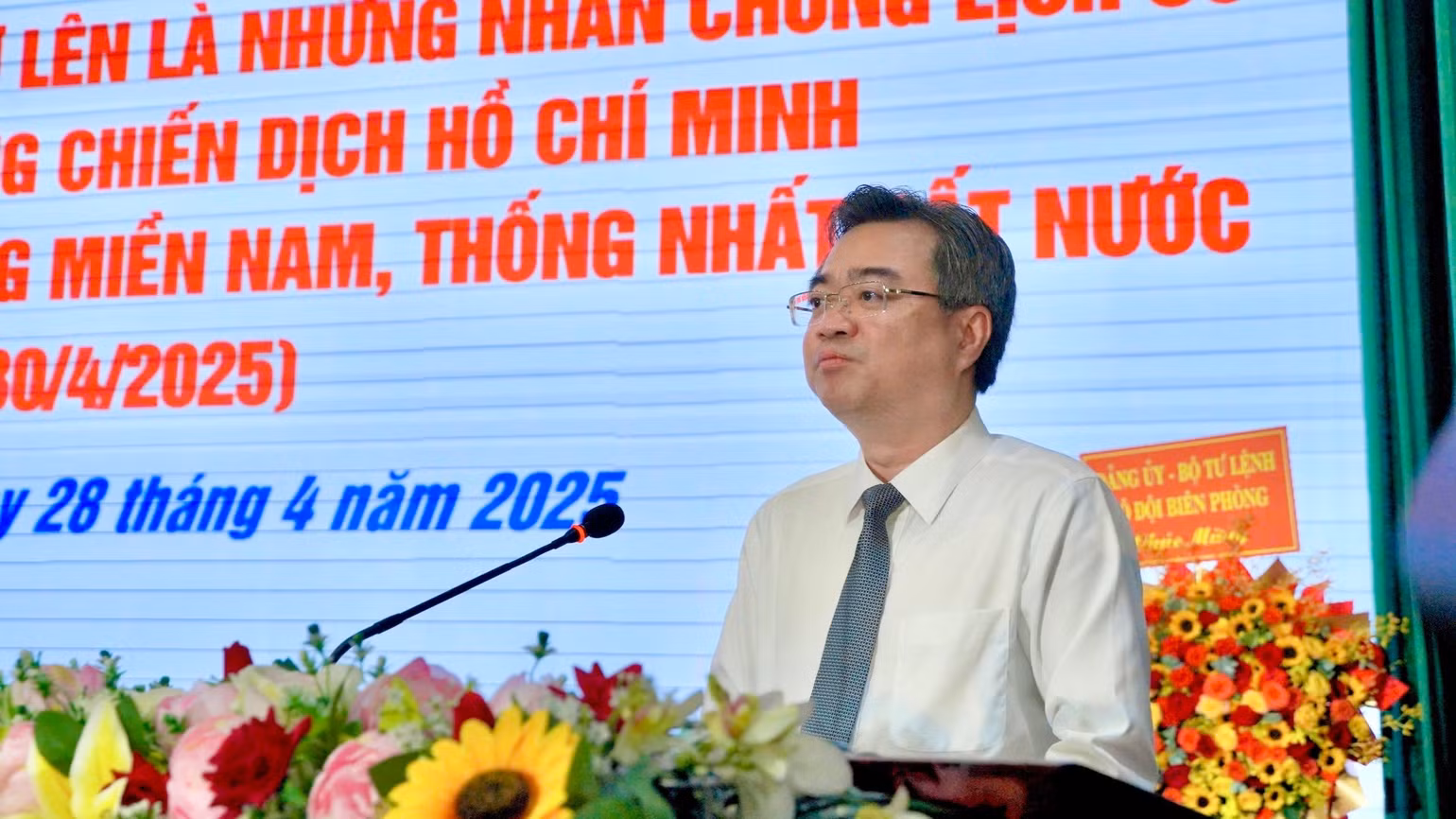 Đồng chí Nguyễn Thanh Nghị, Phó Bí thư Thường trực Thành ủy Thành phố Hồ Chí Minh phát biểu.