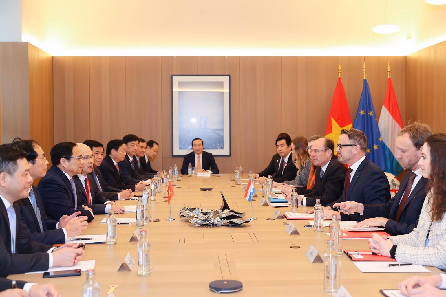 Thủ tướng Phạm Minh Chính và Thủ tướng Xavier Bettel tiến hành hội đàm.