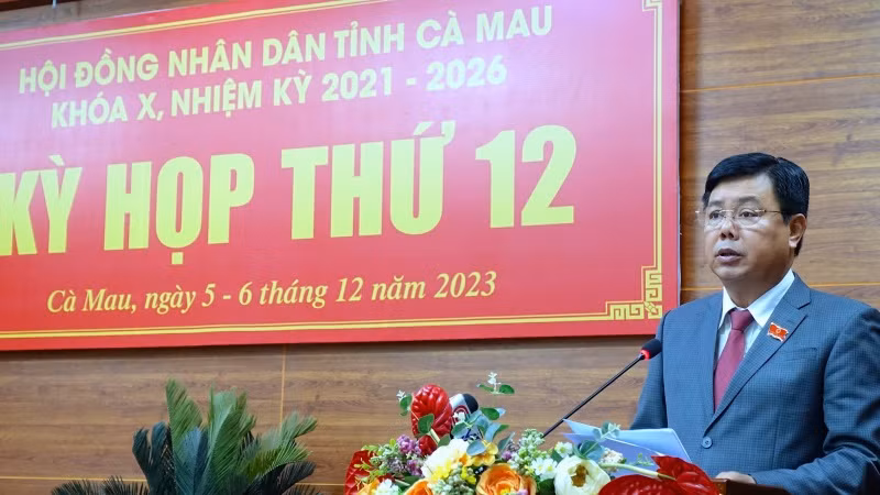 Bí thư Tỉnh ủy, Chủ tịch Hội đồng nhân dân tỉnh Cà Mau Nguyễn Tiến Hải phát biểu tại phiên khai mạc kỳ họp thứ 12. Bí thư Tỉnh ủy, Chủ tịch Hội đồng nhân dân tỉnh Cà Mau Nguyễn Tiến Hải phát biểu tại phiên khai mạc kỳ họp thứ 12.