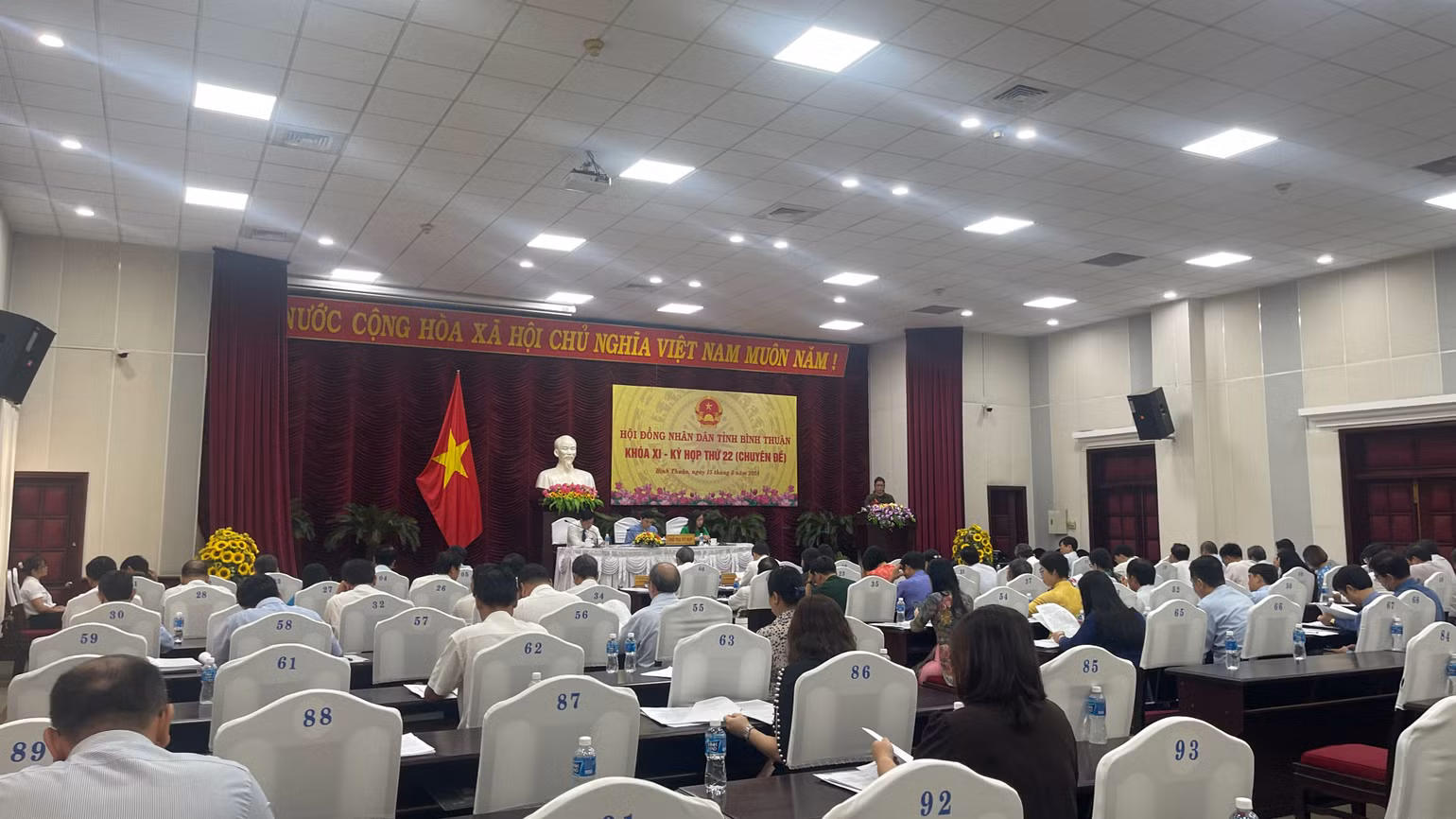 Quang cảnh kỳ họp.