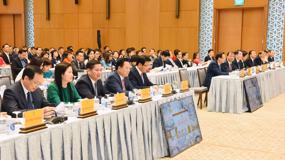 Lãnh đạo các bộ, ngành, cơ quan liên quan tham dự buổi gặp mặt.