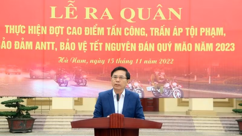 Phó Chủ tịch UBND tỉnh Hà Nam phát biểu tại buổi lễ.