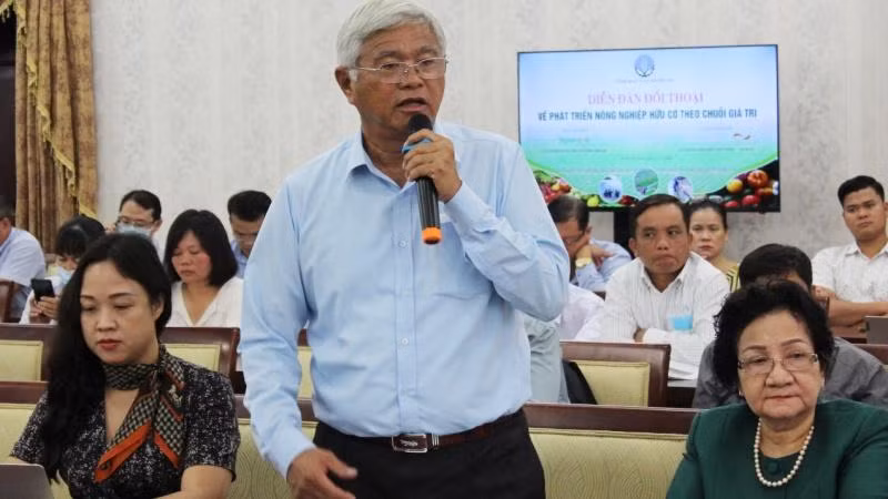 Đại biểu tham dự Diễn đàn phát biểu ý kiến đóng góp. (Ảnh: Thế Anh)
