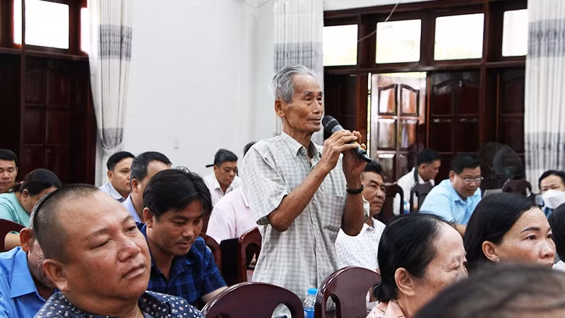 Cử tri Hậu Giang kiến nghị nhiều vấn đề về dân sinh. Cử tri Hậu Giang kiến nghị nhiều vấn đề về dân sinh.