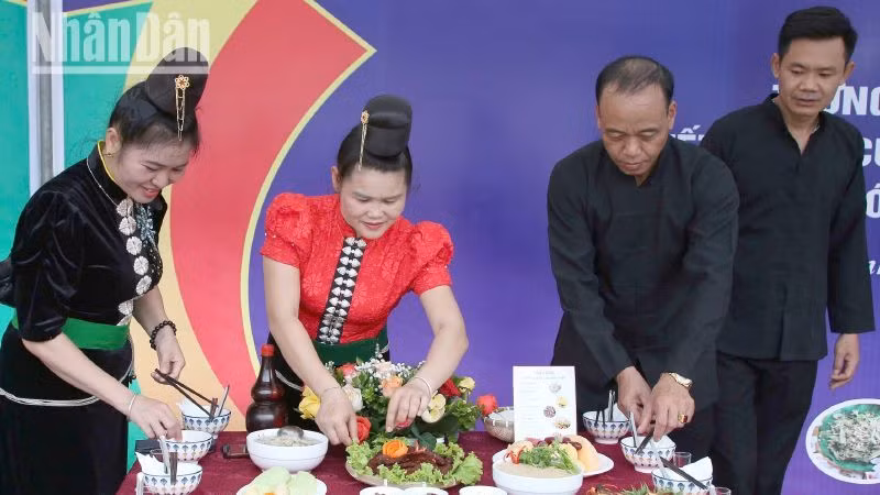 Độc đáo mâm cỗ dịp “Tết Xíp xí” của người Thái trắng Sơn La ảnh 4 Độc đáo mâm cỗ dịp “Tết Xíp xí” của người Thái trắng Sơn La ảnh 4