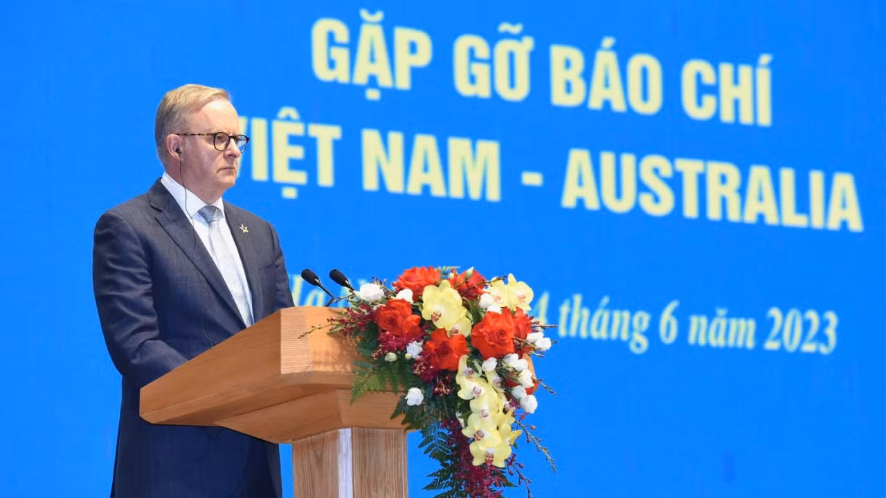 Thủ tướng Australia Anthony Albanese phát biểu tại buổi gặp gỡ báo chí.