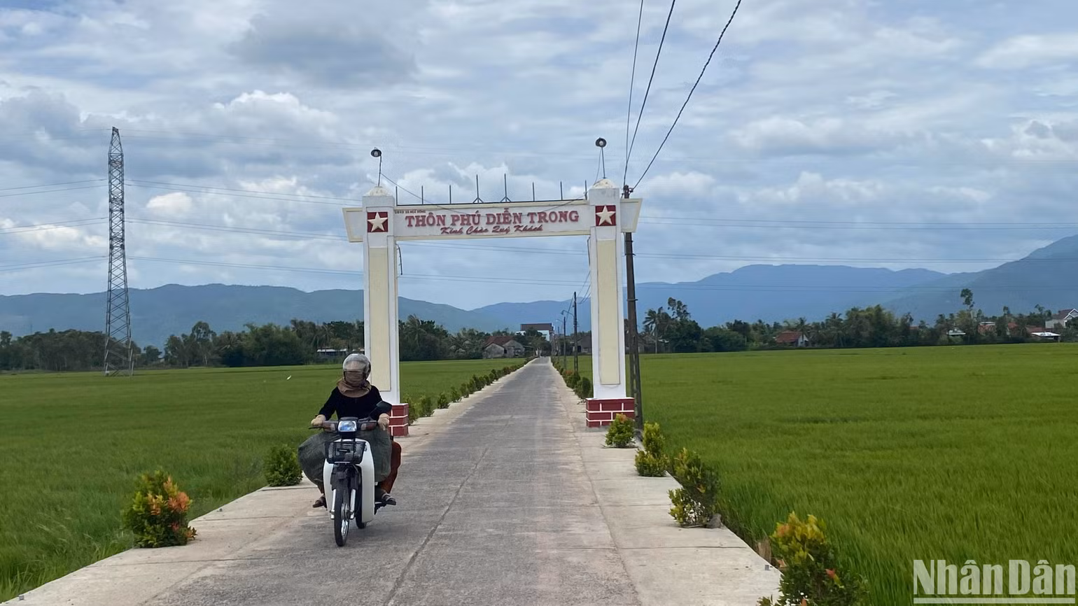 100% tuyến giao thông nông thôn xã Hòa Đồng, huyện Tây Hòa, Phú Yên được bê-tông hóa, sạch đẹp, khang trang.