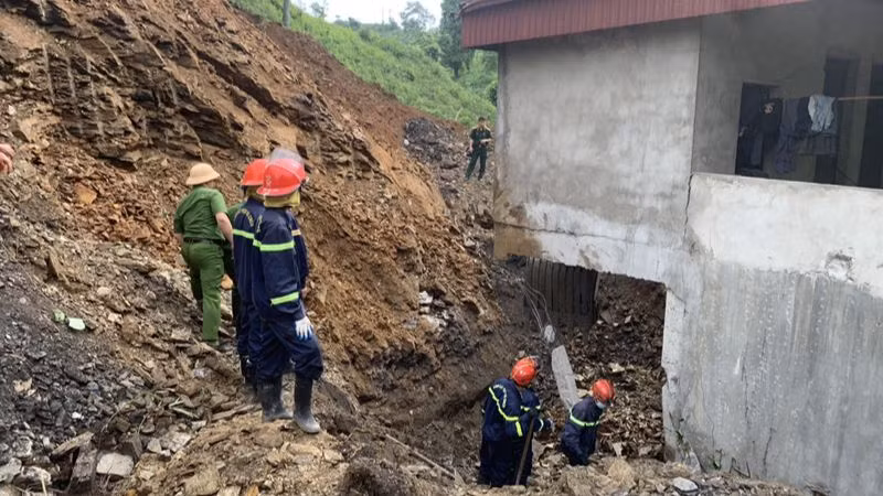 Thiếu kinh phí nên Bắc Kạn chưa thể di dời được hết các hộ dân tới nơi ở an toàn. (Trong ảnh: Hiện trường vụ sạt lở đất làm chết 3 người ở huyện Ngân Sơn xảy ra trong tháng 5/2024). (Ảnh: TUẤN SƠN) Thiếu kinh phí nên Bắc Kạn chưa thể di dời được hết các hộ dân tới nơi ở an toàn. (Trong ảnh: Hiện trường vụ sạt lở đất làm chết 3 người ở huyện Ngân Sơn xảy ra trong tháng 5/2024). (Ảnh: TUẤN SƠN)