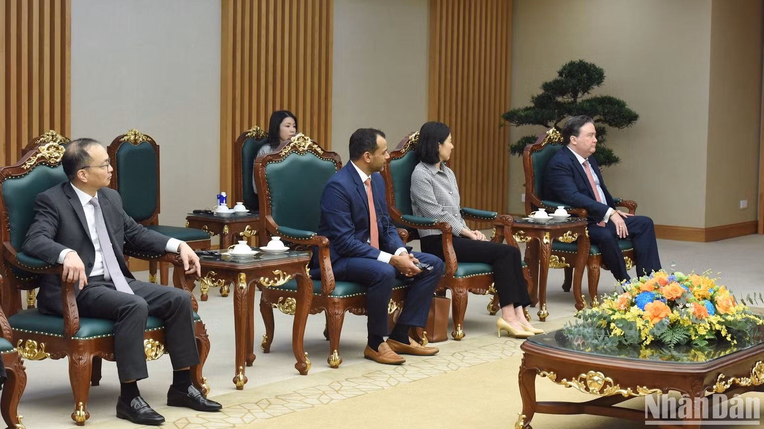 Đại biểu phía Warburg Pincus tham dự buổi tiếp. (Ảnh: TRẦN HẢI) Đại biểu phía Warburg Pincus tham dự buổi tiếp. (Ảnh: TRẦN HẢI)