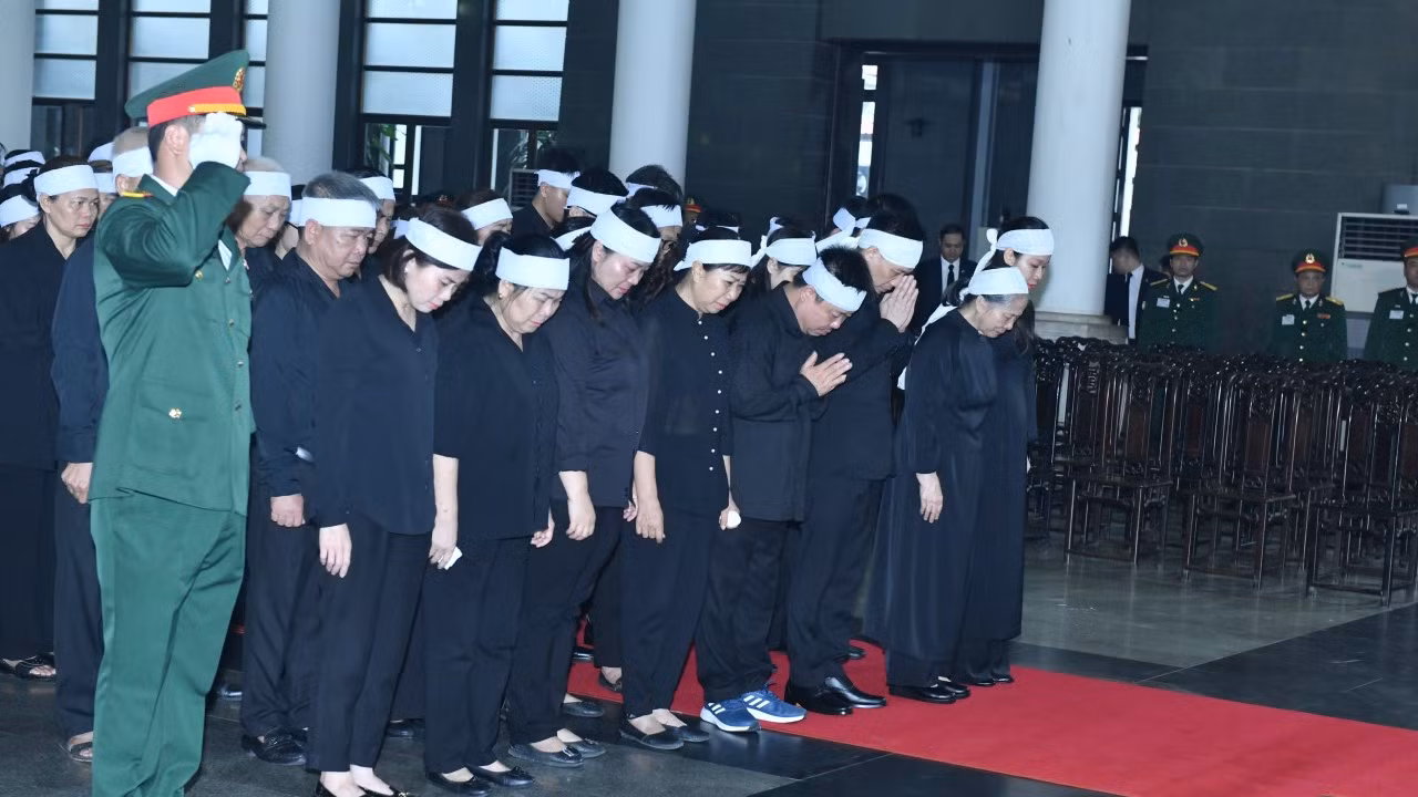 Toàn cảnh Lễ viếng Tổng Bí thư Nguyễn Phú Trọng: Trang nghiêm và xúc động ảnh 47 Toàn cảnh Lễ viếng Tổng Bí thư Nguyễn Phú Trọng: Trang nghiêm và xúc động ảnh 47