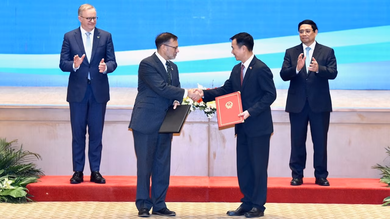 Lễ trao Bản ghi nhớ giữa Bộ Ngoại giao và Thương mại Australia được đại diện bởi Đại sứ quán Australia tại Hà Nội và Bộ Khoa học và Công nghệ Việt Nam về hợp tác khoa học, công nghệ và đổi mới sáng tạo.