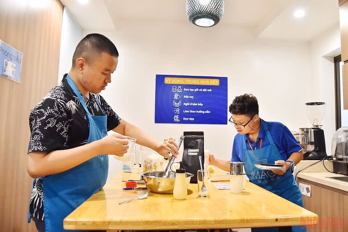 Imago Work tập trung vào những người khiếm khuyết trí tuệ, có độ tuổi từ 16 trở lên. Imago Work tập trung vào những người khiếm khuyết trí tuệ, có độ tuổi từ 16 trở lên.