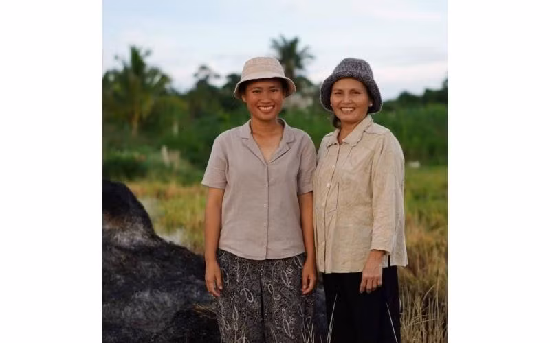 Một buổi làm vườn của An và mẹ.