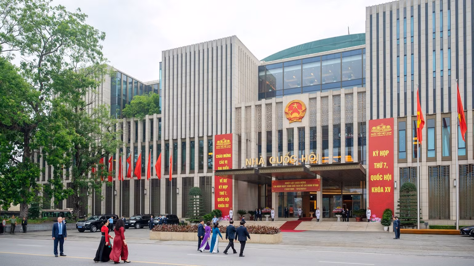Nhà Quốc hội - nơi diễn ra Kỳ họp thứ 7, Quốc hội khóa XV. Theo dự kiến, kỳ họp lần này sẽ diễn ra theo 2 đợt. Đợt 1 từ ngày 20/5 đến 8/6, đợt 2 từ ngày 17/6 đến 28/6/2024, theo hình thức họp tập trung với nhiều nội dung, quyết sách quan trọng. Nhà Quốc hội - nơi diễn ra Kỳ họp thứ 7, Quốc hội khóa XV. Theo dự kiến, kỳ họp lần này sẽ diễn ra theo 2 đợt. Đợt 1 từ ngày 20/5 đến 8/6, đợt 2 từ ngày 17/6 đến 28/6/2024, theo hình thức họp tập trung với nhiều nội dung, quyết sách quan trọng.