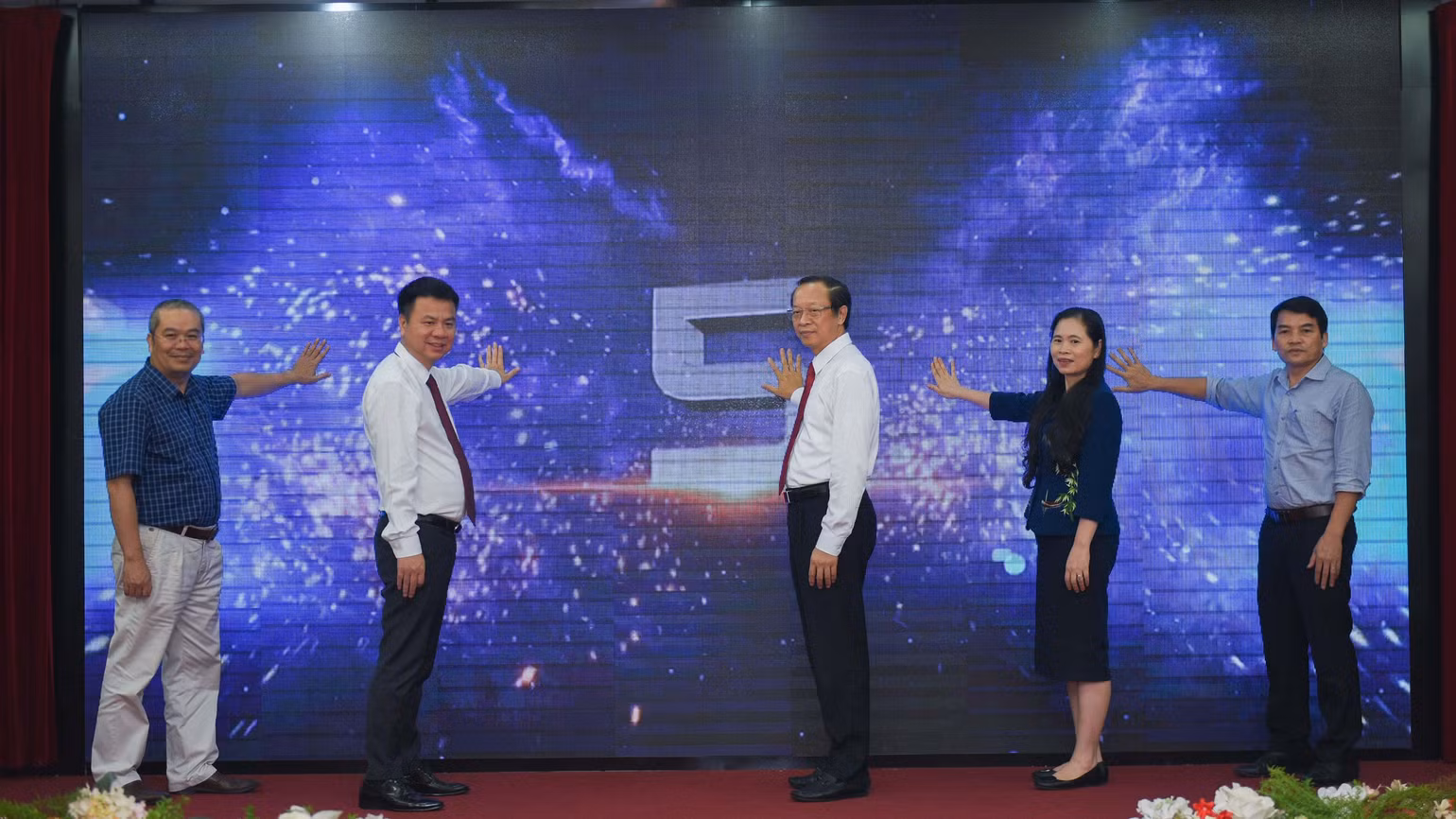 Phát động cuộc thi viết "Những kỷ niệm sâu sắc về thầy cô và mái trường" năm 2022. Phát động cuộc thi viết "Những kỷ niệm sâu sắc về thầy cô và mái trường" năm 2022.