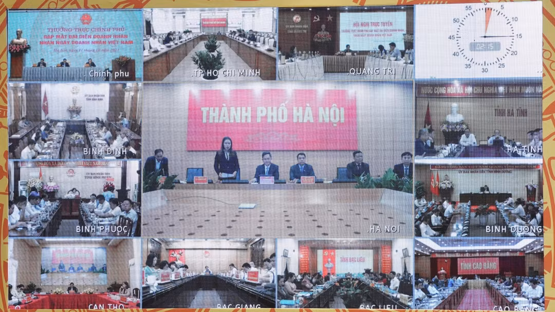 Bà Đinh Thị Thúy, Tổng Giám đốc Công ty cổ phần MISA thay mặt doanh nghiệp Thủ đô, phát biểu tại buổi gặp mặt tại điểm cầu Hà Nội.