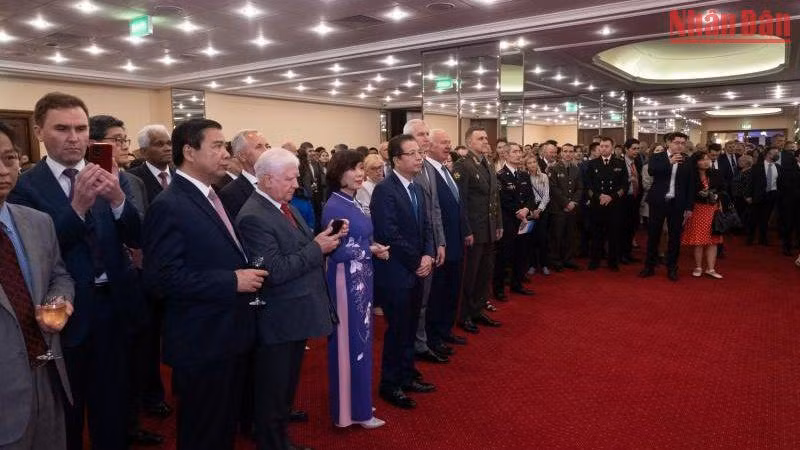 Buổi lễ có đông đại biểu hai nước đến dự. (Ảnh: Thanh Thể) Buổi lễ có đông đại biểu hai nước đến dự. (Ảnh: Thanh Thể)