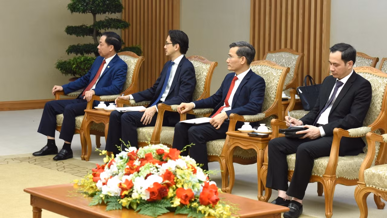 Đại diện lãnh đạo các bộ, ban, ngành của Chính phủ cùng Thủ tướng Phạm Minh Chính tại buổi tiếp khách. Đại diện lãnh đạo các bộ, ban, ngành của Chính phủ cùng Thủ tướng Phạm Minh Chính tại buổi tiếp khách.