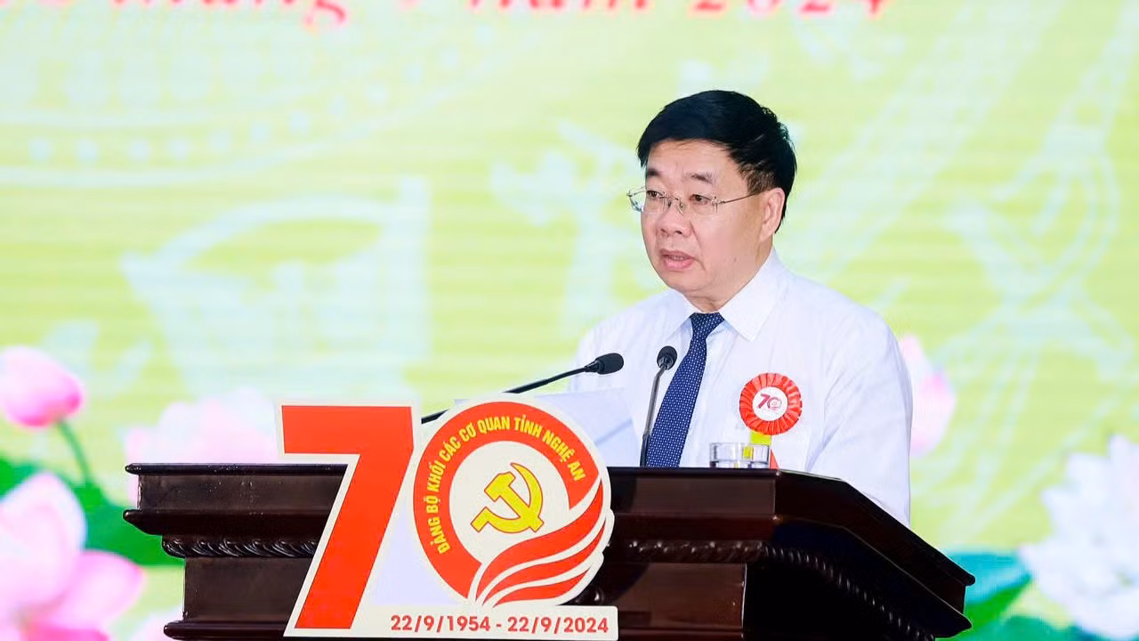 Phó Bí thư Thường trực Tỉnh ủy Nghệ An Nguyễn Văn Thông phát biểu tại buổi lễ. Phó Bí thư Thường trực Tỉnh ủy Nghệ An Nguyễn Văn Thông phát biểu tại buổi lễ.