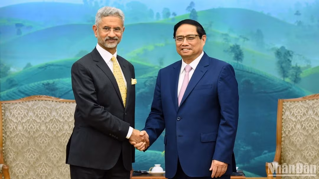 Thủ tướng Phạm Minh Chính đón Bộ trưởng Ngoại giao Ấn Độ Subramanyam Jaishankar. Thủ tướng Phạm Minh Chính đón Bộ trưởng Ngoại giao Ấn Độ Subramanyam Jaishankar.