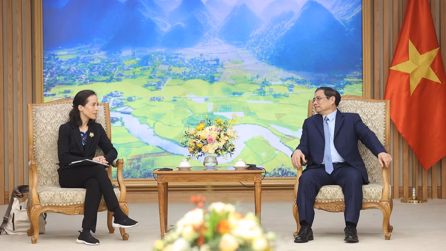 Thủ tướng Phạm Minh Chính tiếp bà Aurélia Nguyen, Giám đốc chiến lược Chương trình của Liên minh Toàn cầu về vaccine và tiêm chủng (GAVI), nguyên Giám đốc điều hành cơ chế COVAX.